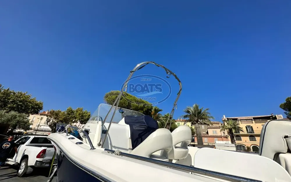 slider 11 Kelt White Shark 248