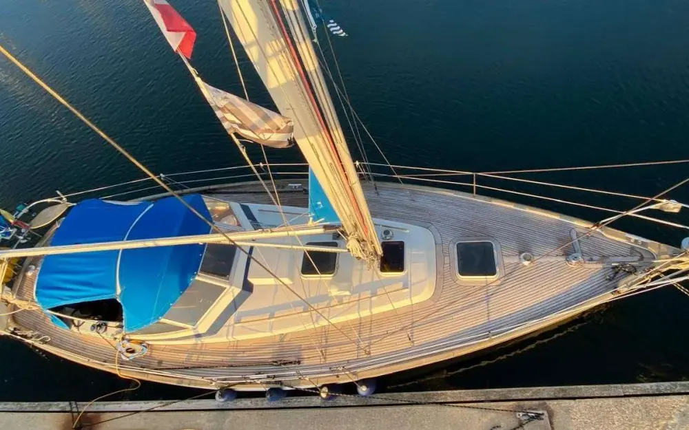 slider 0 Hallberg Rassy  352