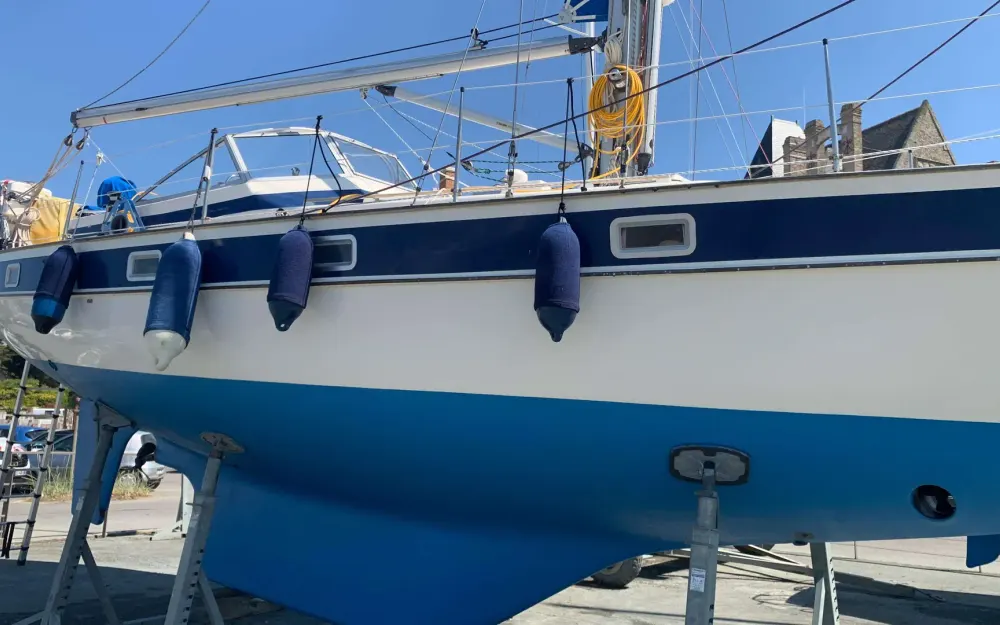 slider 50 Hallberg Rassy  352 - null