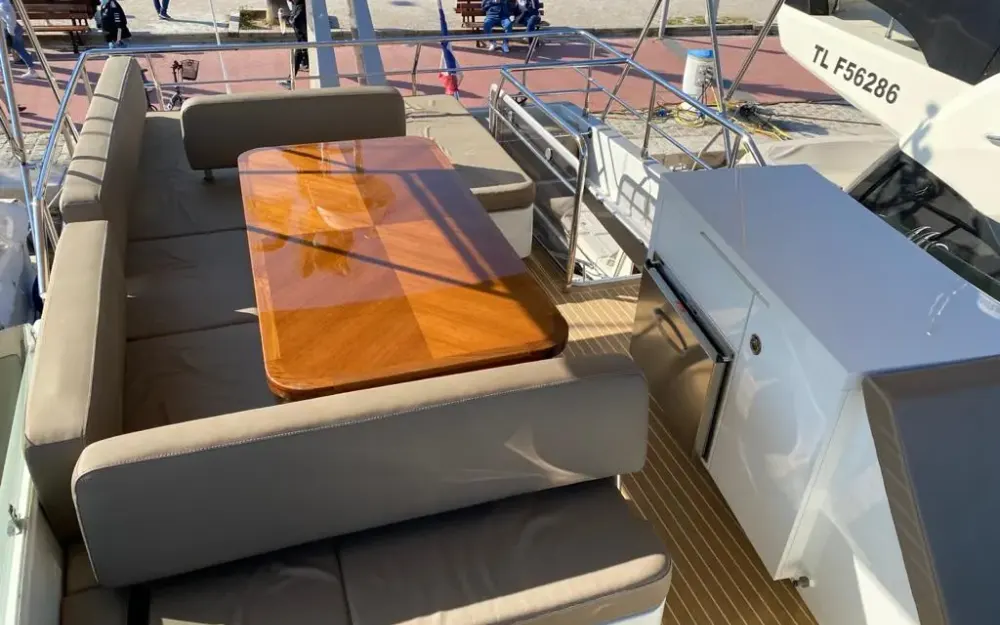 slider 6 Couach  1900 Mediterranean - null