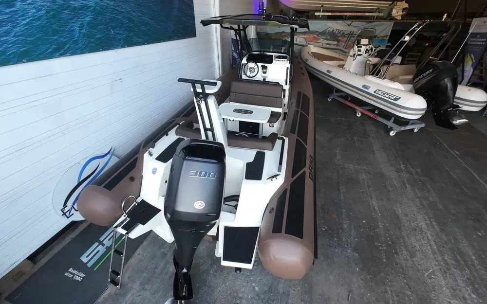 slider 2 Brig Eagle 8