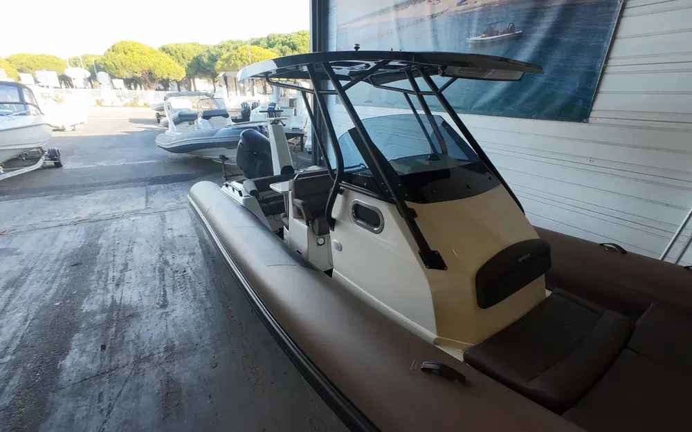 slider 5 Brig Eagle 8