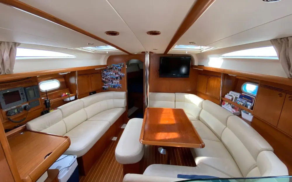 slider 1 Jeanneau Sun Odyssey 40.3
