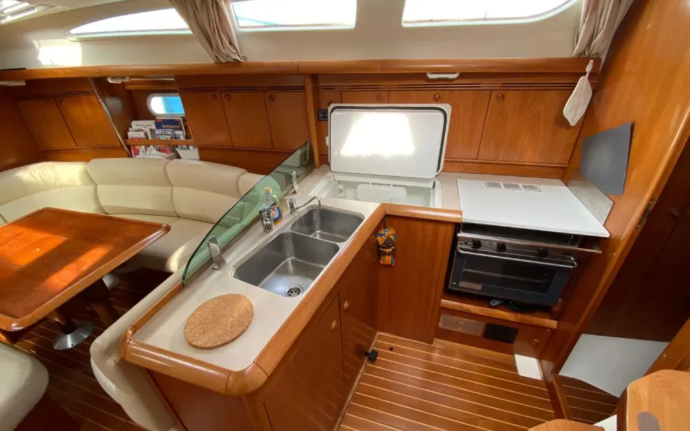 slider 2 Jeanneau Sun Odyssey 40.3 - null
