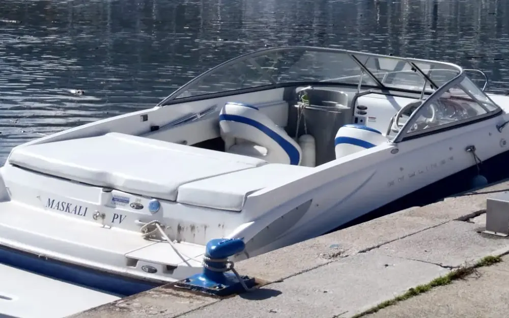slider 1 Bayliner  652 Cuddy - null