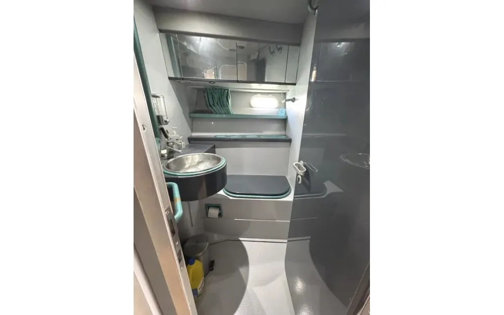 slider 13 Ferretti Altura 52
