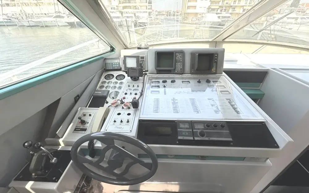 slider 7 Ferretti Altura 52