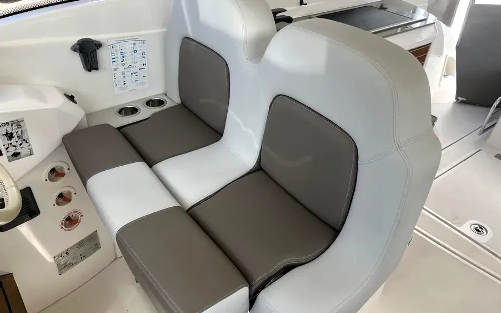 slider 7 Sessa Marine C38 Hard-Top