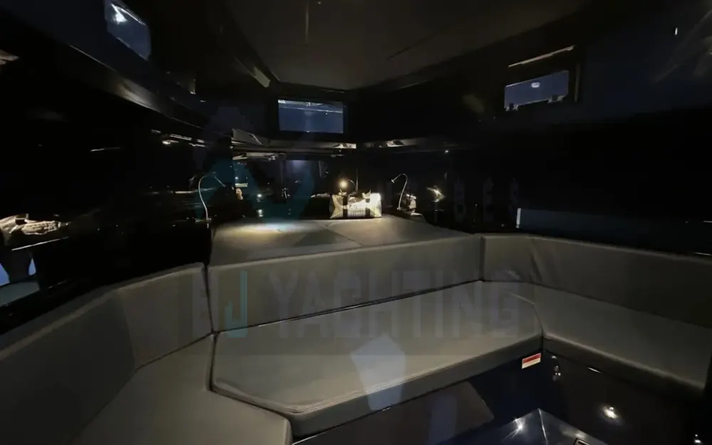slider 18 De Antonio Yachts D37 - null