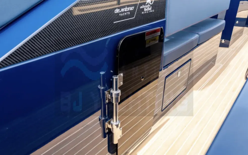 slider 26 De Antonio Yachts D37 - null