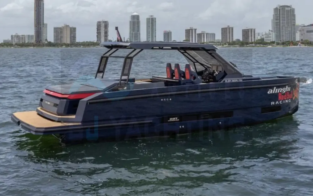 slider 2 De Antonio Yachts D37 - null
