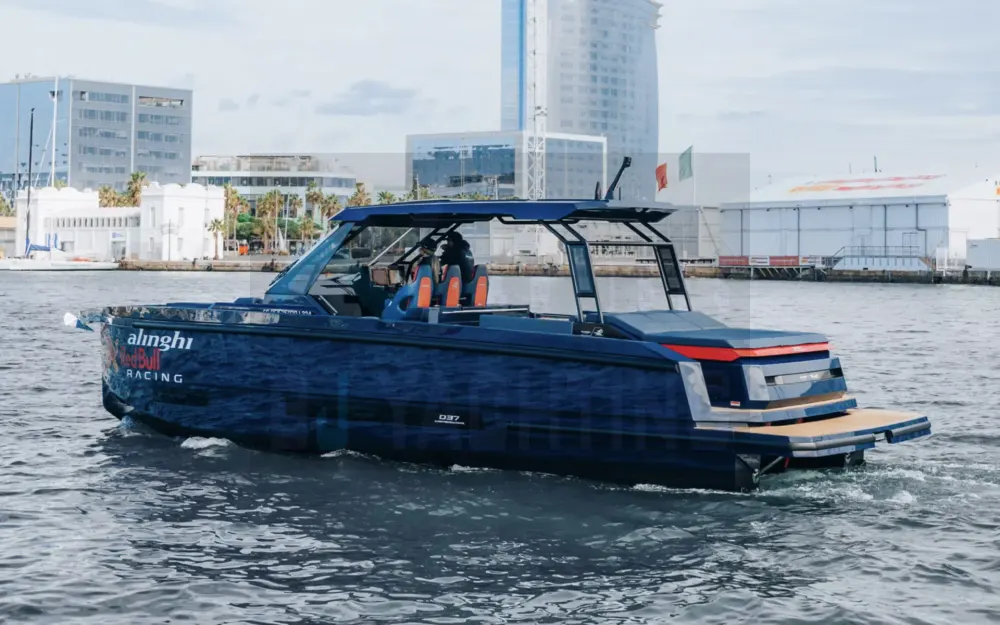 slider 5 De Antonio Yachts D37 - null