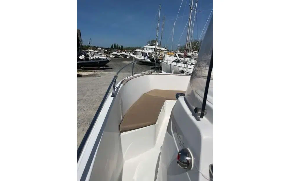 slider 5 Jeanneau CAP CAMARAT 7.5 CC SERIE 2