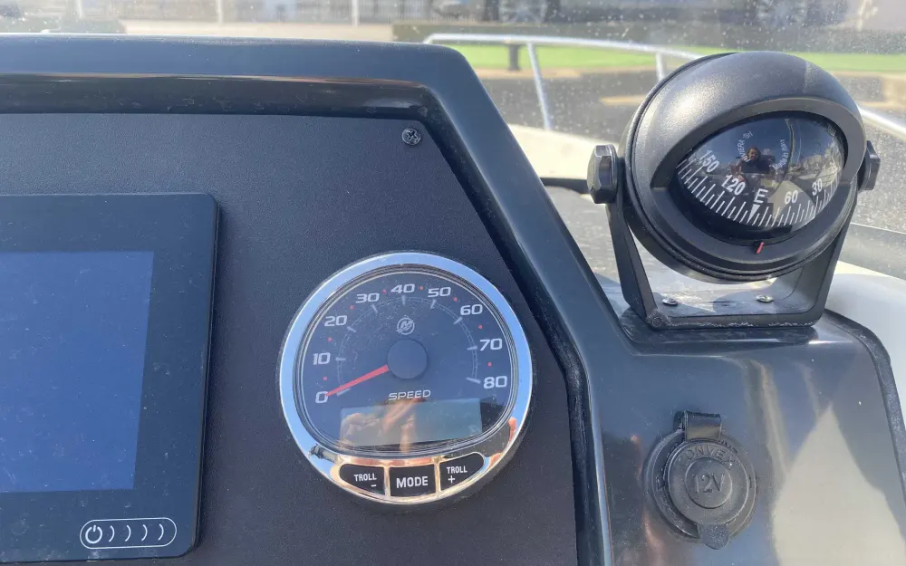 slider 19 Quicksilver Activ 675 Open