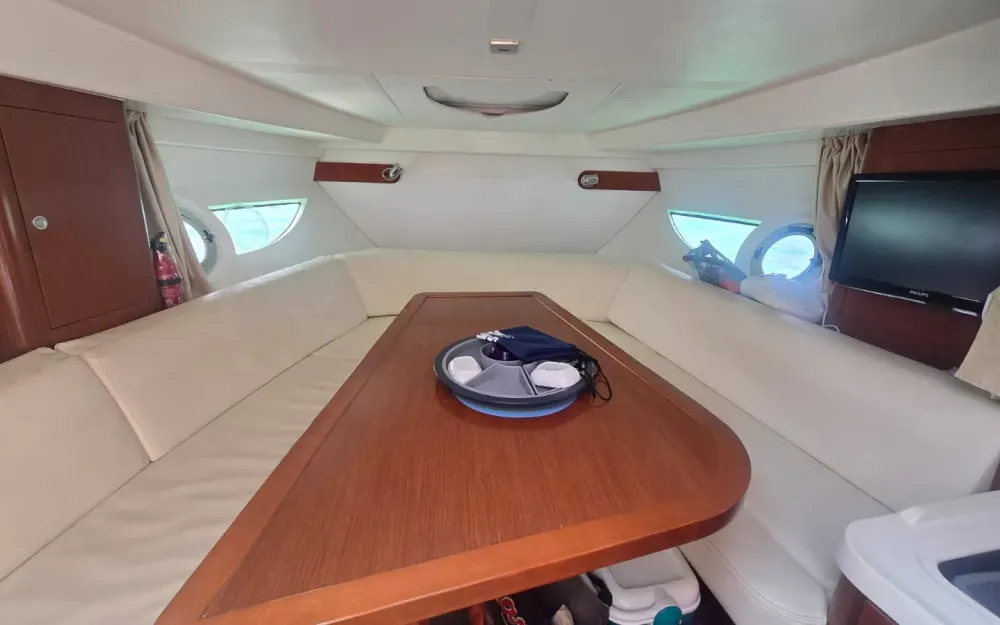 slider 8 Beneteau Flyer Gran Turismo 34