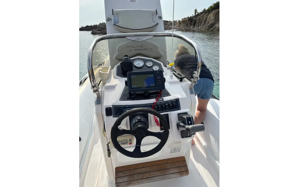 slider 3 Ranieri Cayman 23 Sport Touring