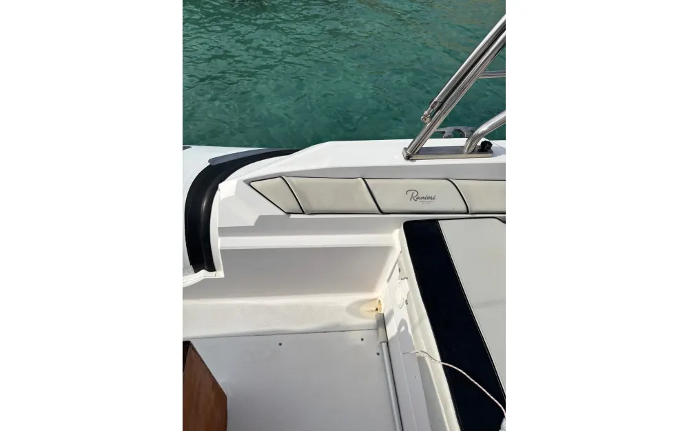 slider 4 Ranieri Cayman 23 Sport Touring