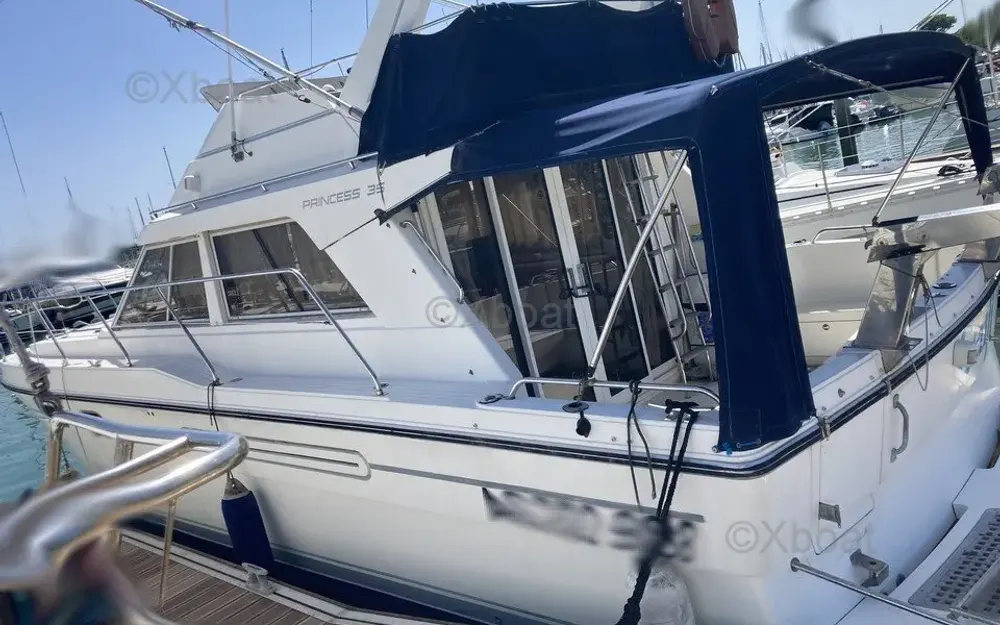 slider 0 Marine Project Princess 35 Fly - null