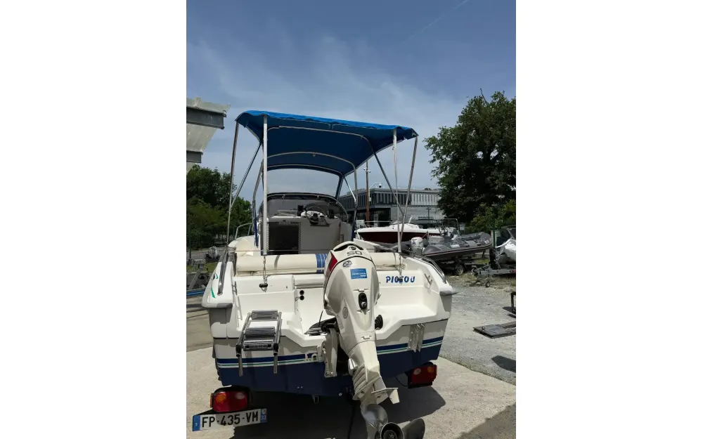 slider 2 B2 Marine Cap Ferret 550 WA
