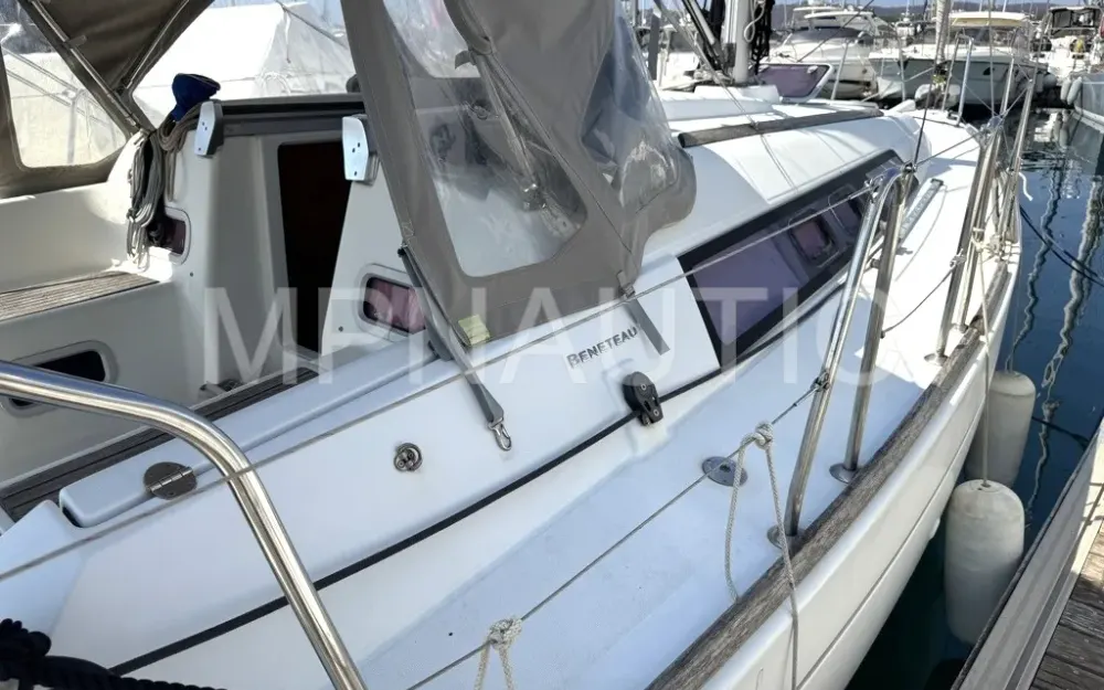slider 3 Beneteau Oceanis 31