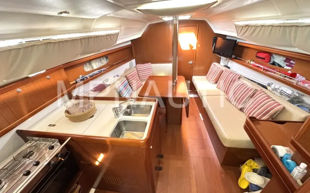 slider 8 Beneteau Oceanis 31