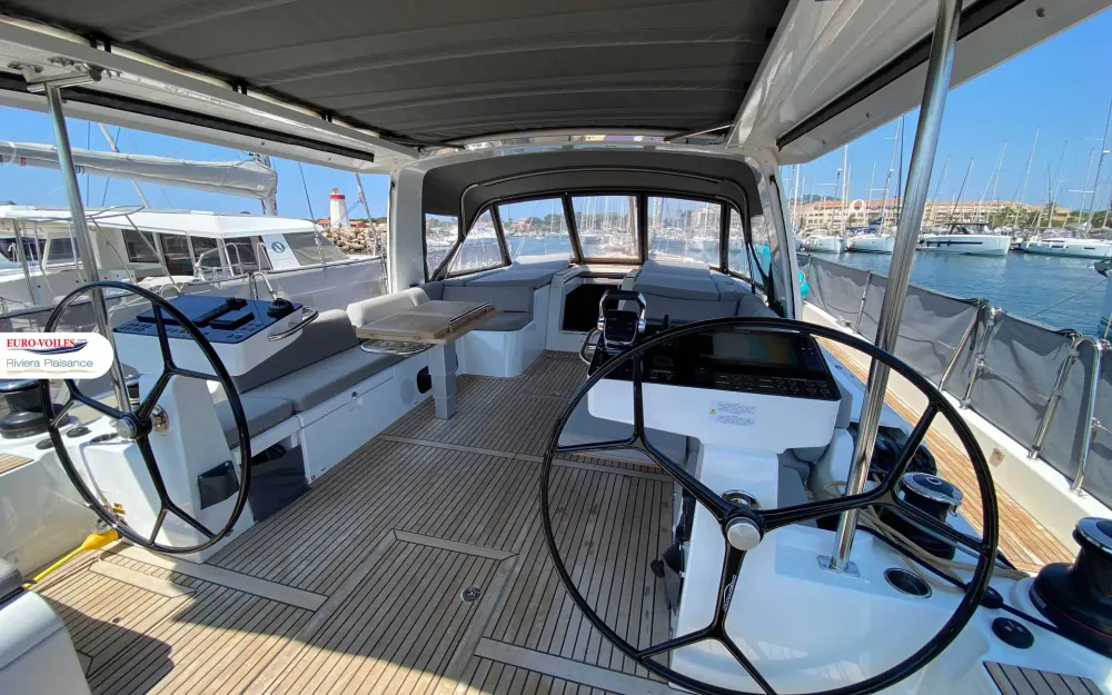 slider 2 Beneteau Oceanis 60