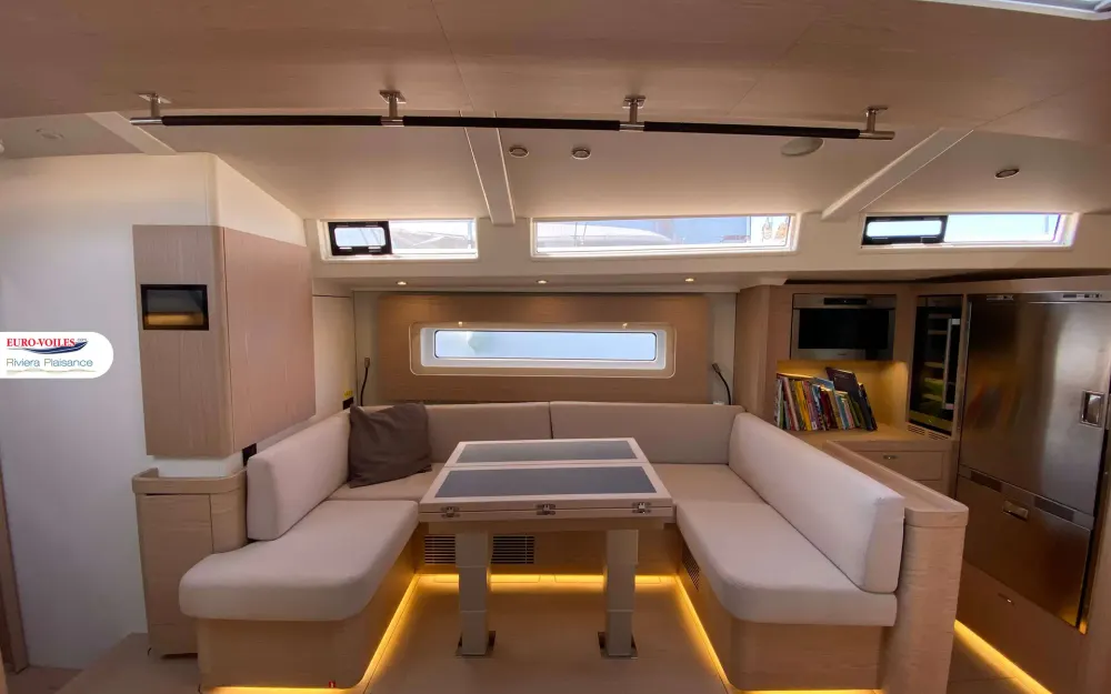 slider 11 Beneteau Oceanis 60