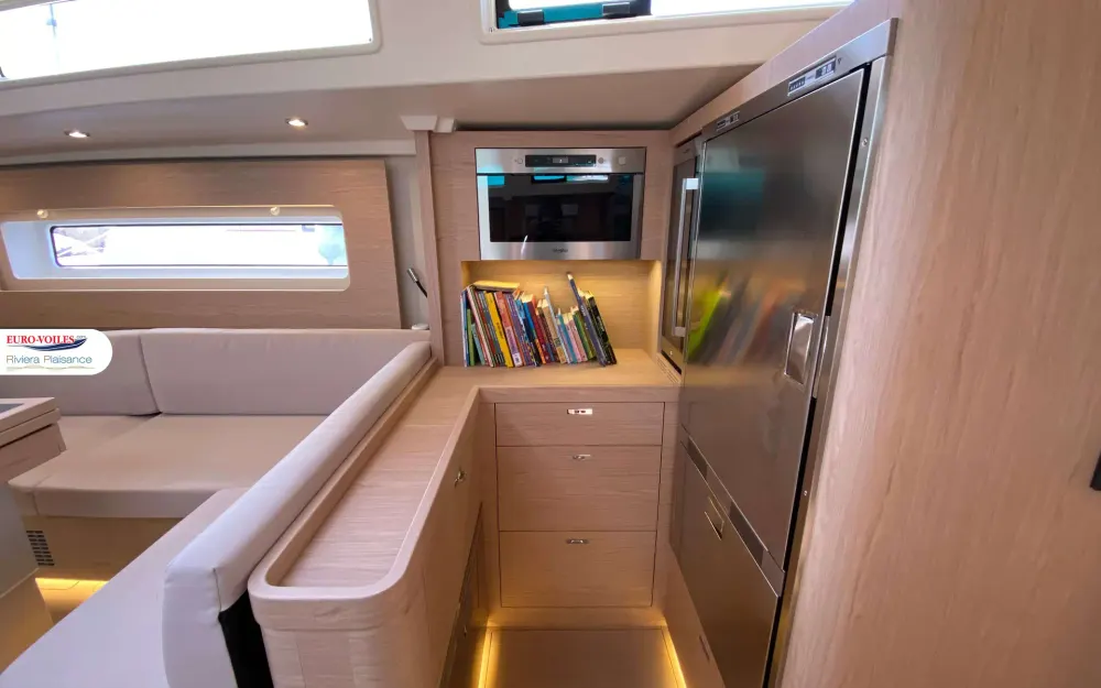 slider 19 Beneteau Oceanis 60