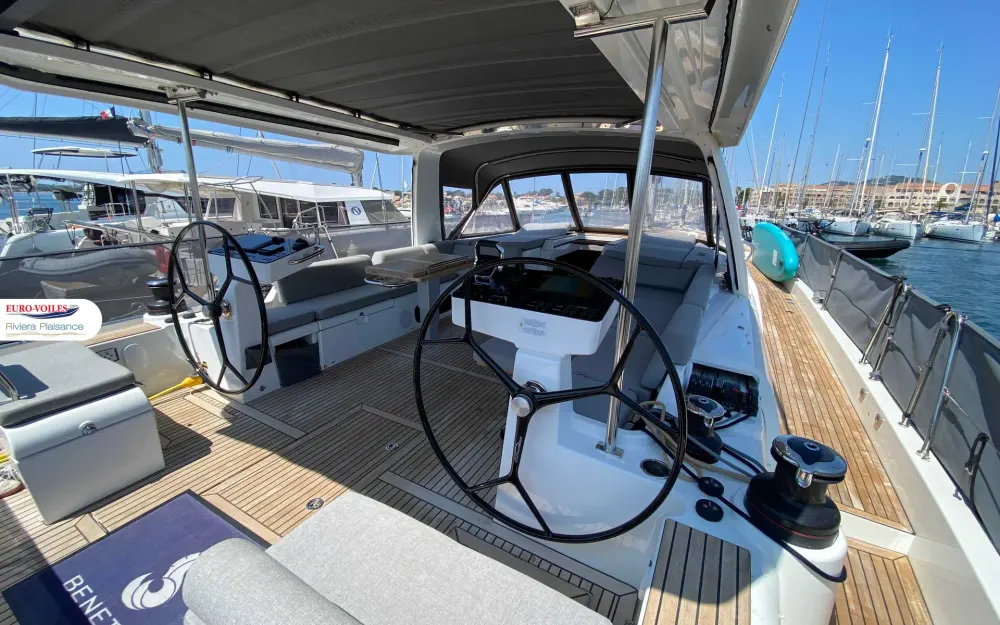 slider 7 Beneteau Oceanis 60