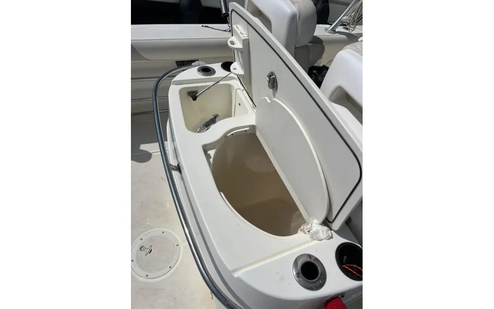 slider 10 Boston Whaler  320 Outrage - null