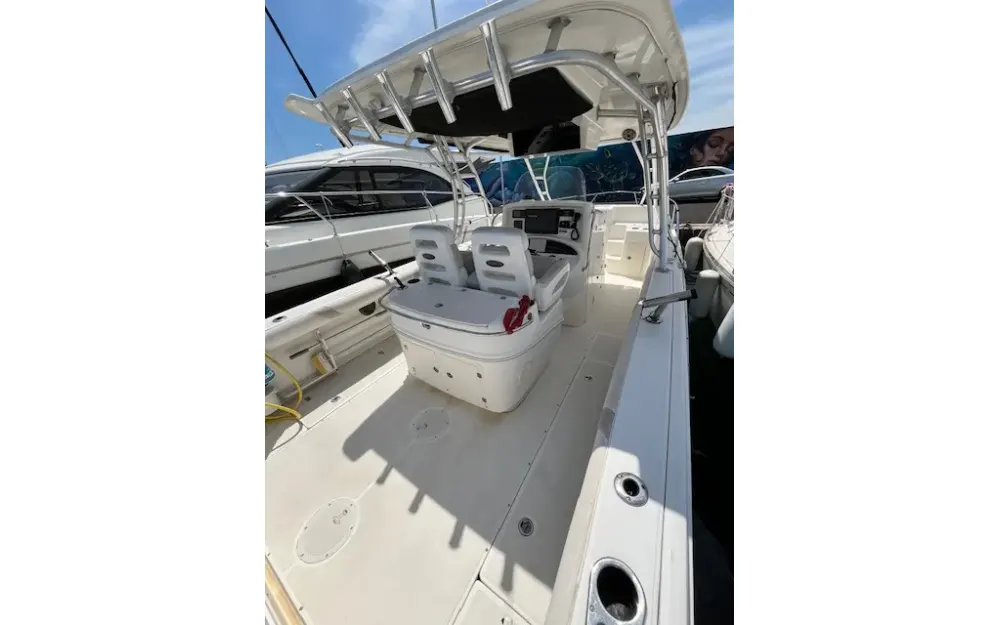 slider 12 Boston Whaler  320 Outrage
