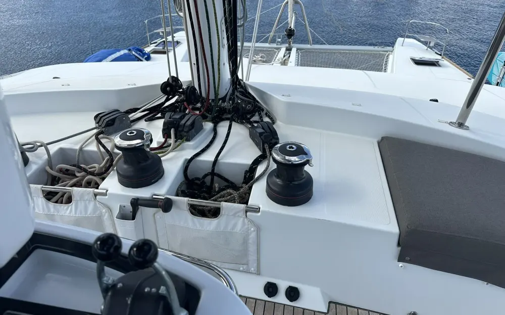 slider 9 Lagoon  52 F