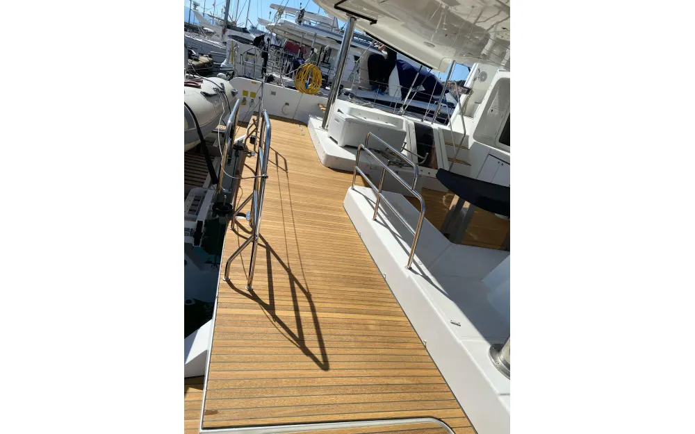 slider 11 Lagoon  52 F