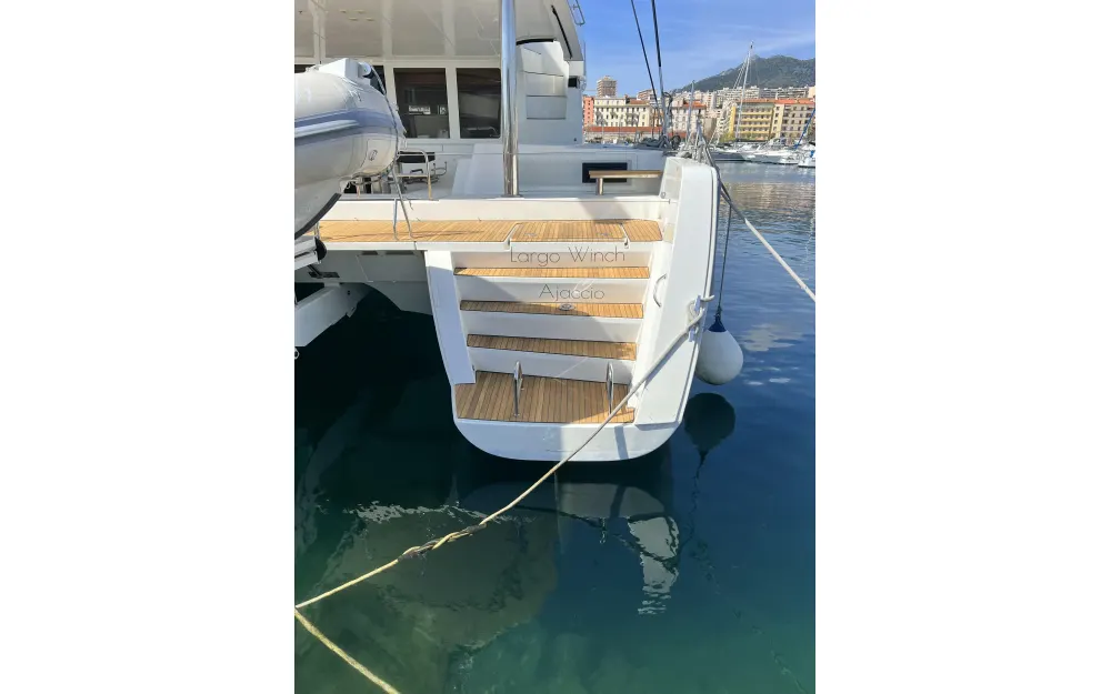slider 12 Lagoon  52 F