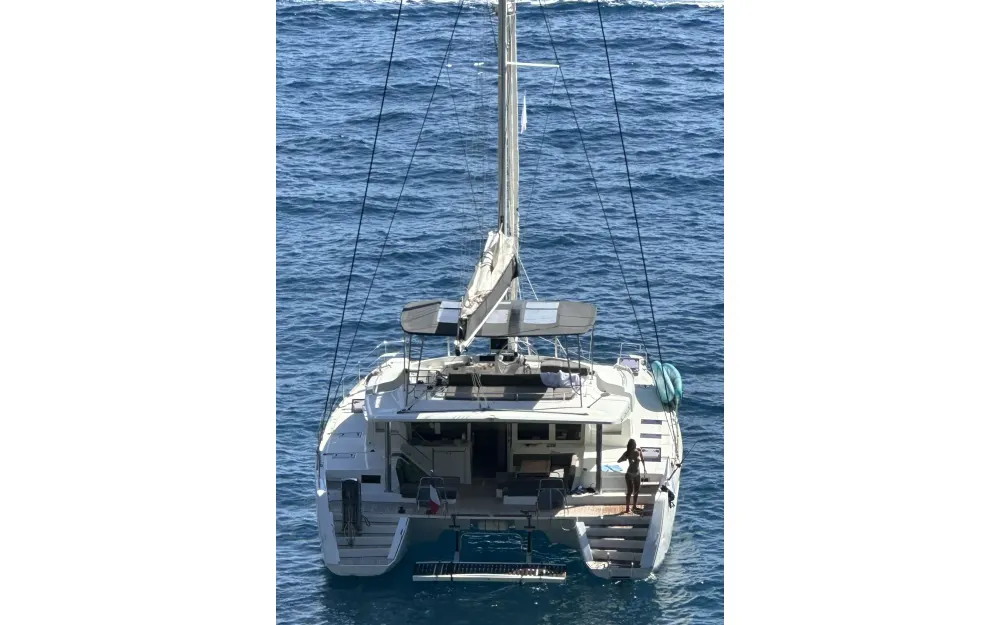 slider 2 Lagoon  52 F