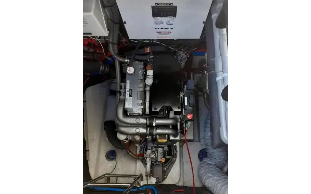 slider 34 Lagoon  52 F