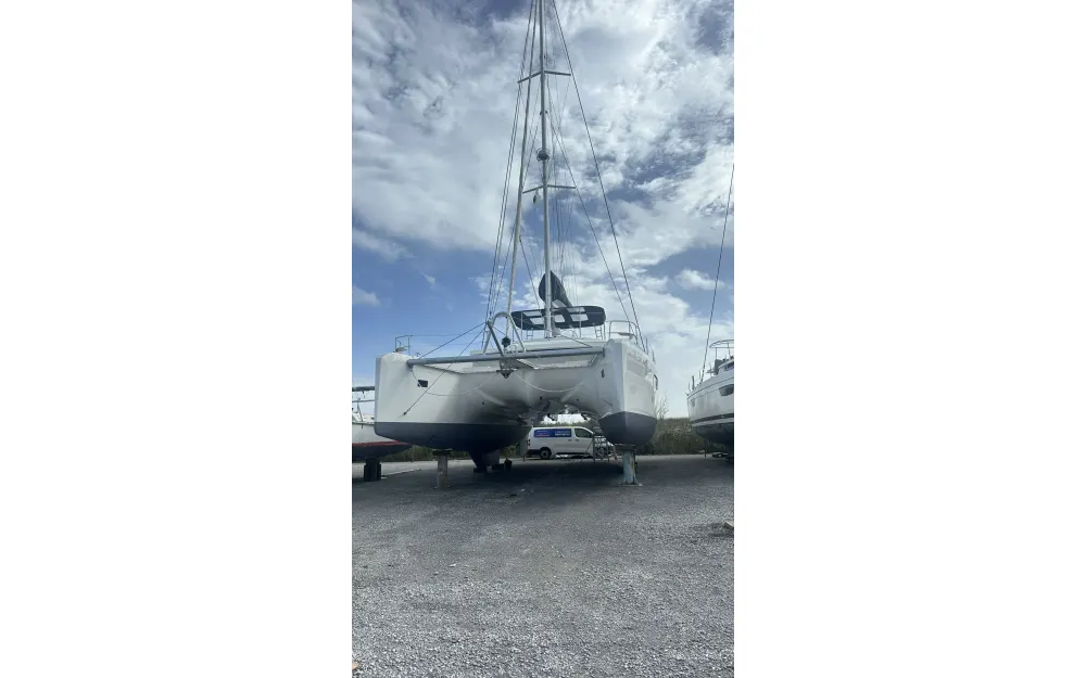 slider 35 Lagoon  52 F