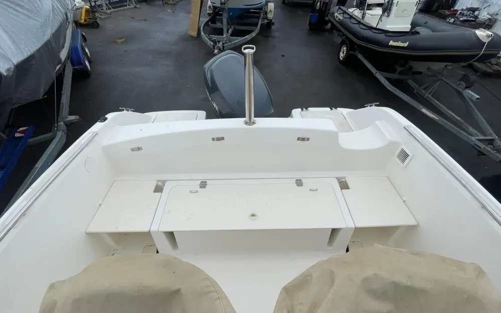 slider 4 Jeanneau Cap Camarat 630 Style
