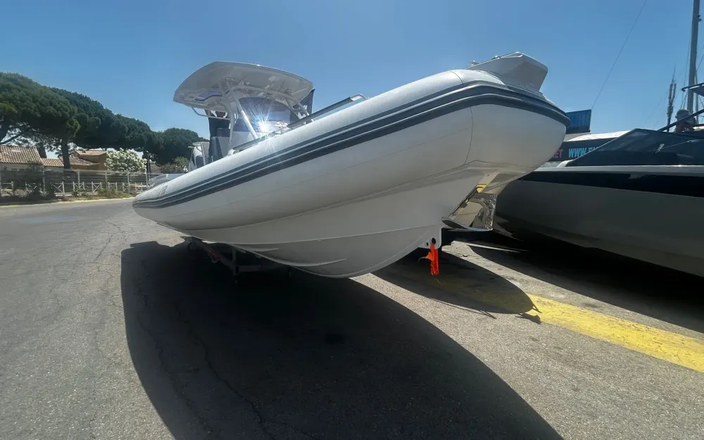 slider 1 Gala Boats V8