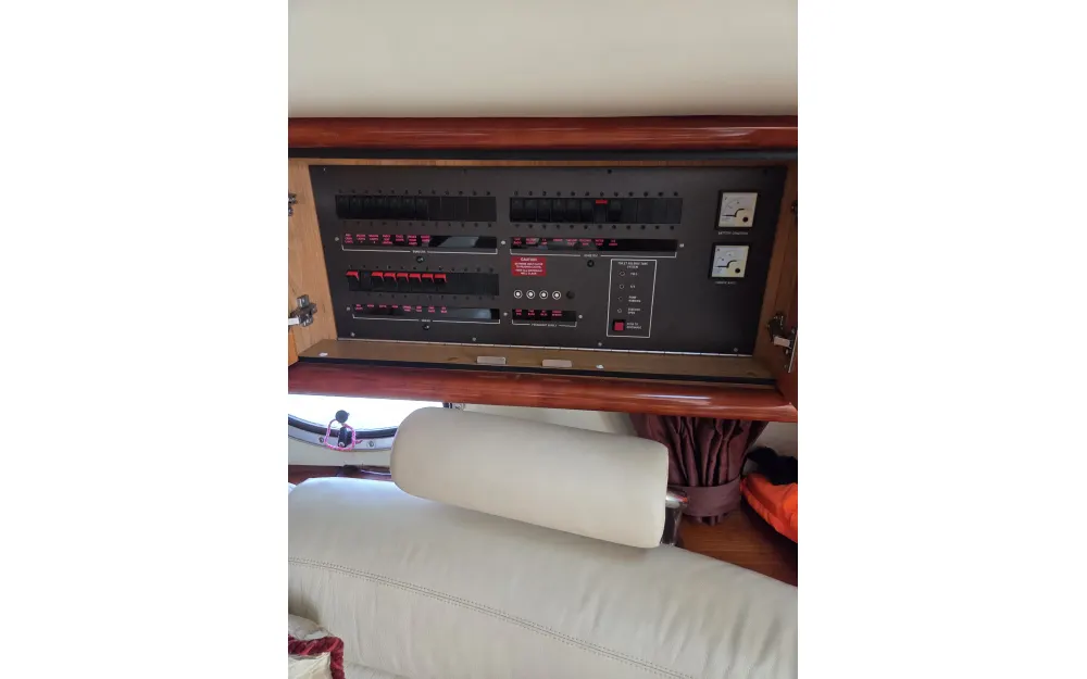 slider 18 Sunseeker Superhawk 48