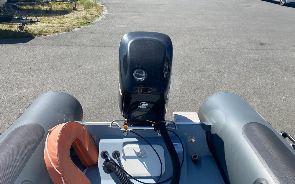 slider 4 Valiant DR 570