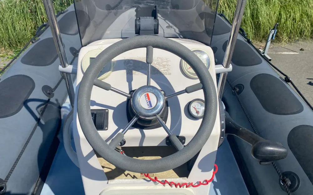 slider 5 Valiant DR 570