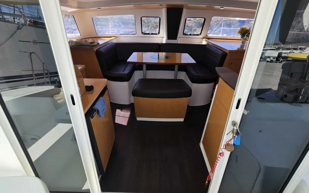 slider 9 Fountaine Pajot Mahe 36 Evolution