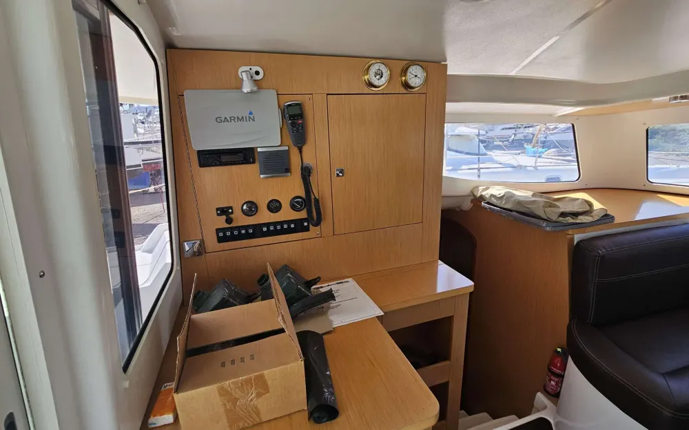 slider 10 Fountaine Pajot Mahe 36 Evolution