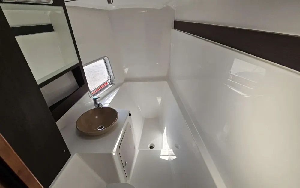 slider 12 Fountaine Pajot Mahe 36 Evolution