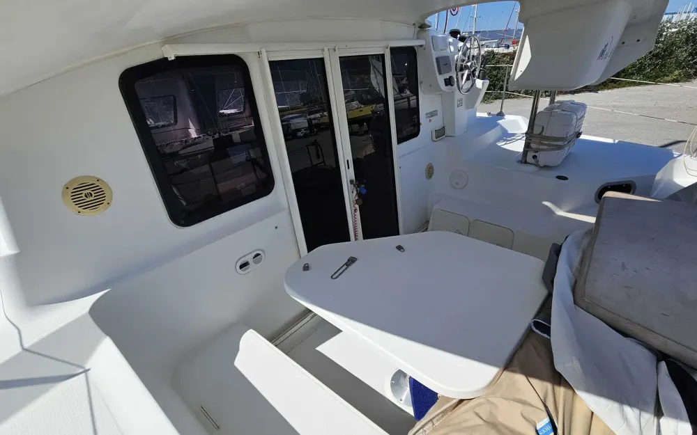 slider 5 Fountaine Pajot Mahe 36 Evolution