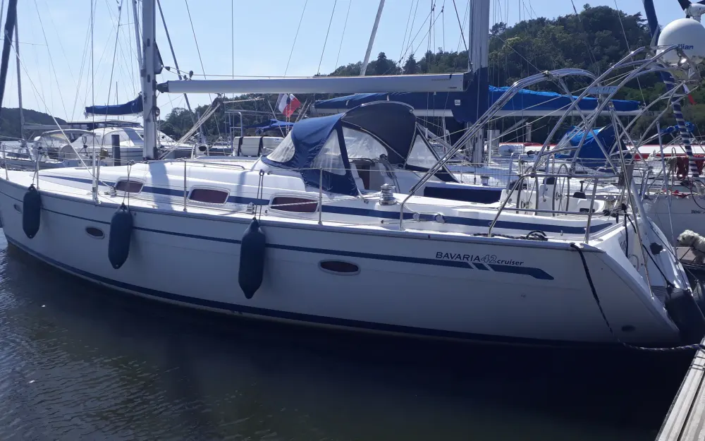 slider 1 Bavaria 42 cruiser
