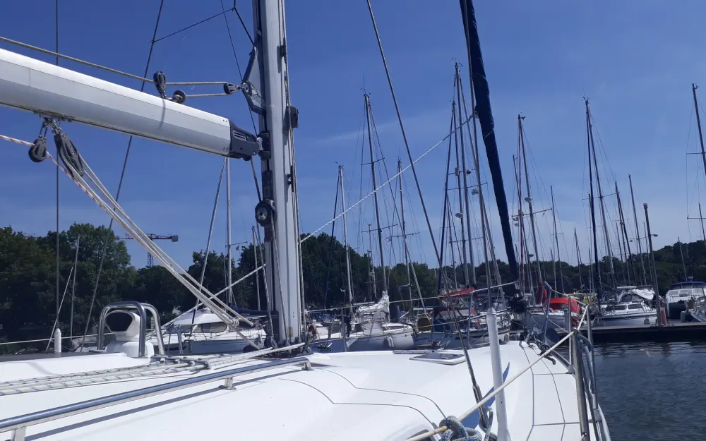 slider 4 Bavaria 42 cruiser