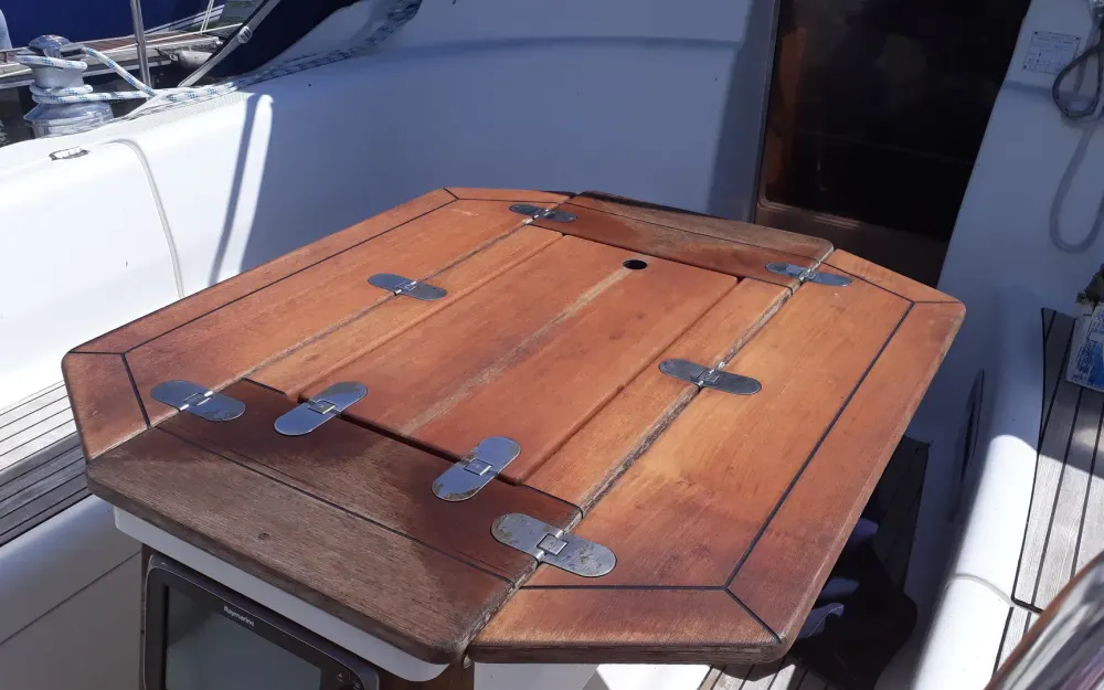 slider 6 Bavaria 42 cruiser