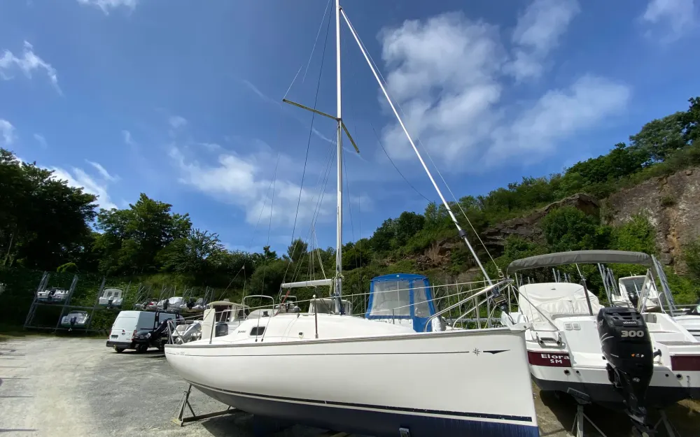 slider 9 Jeanneau Sun 2000